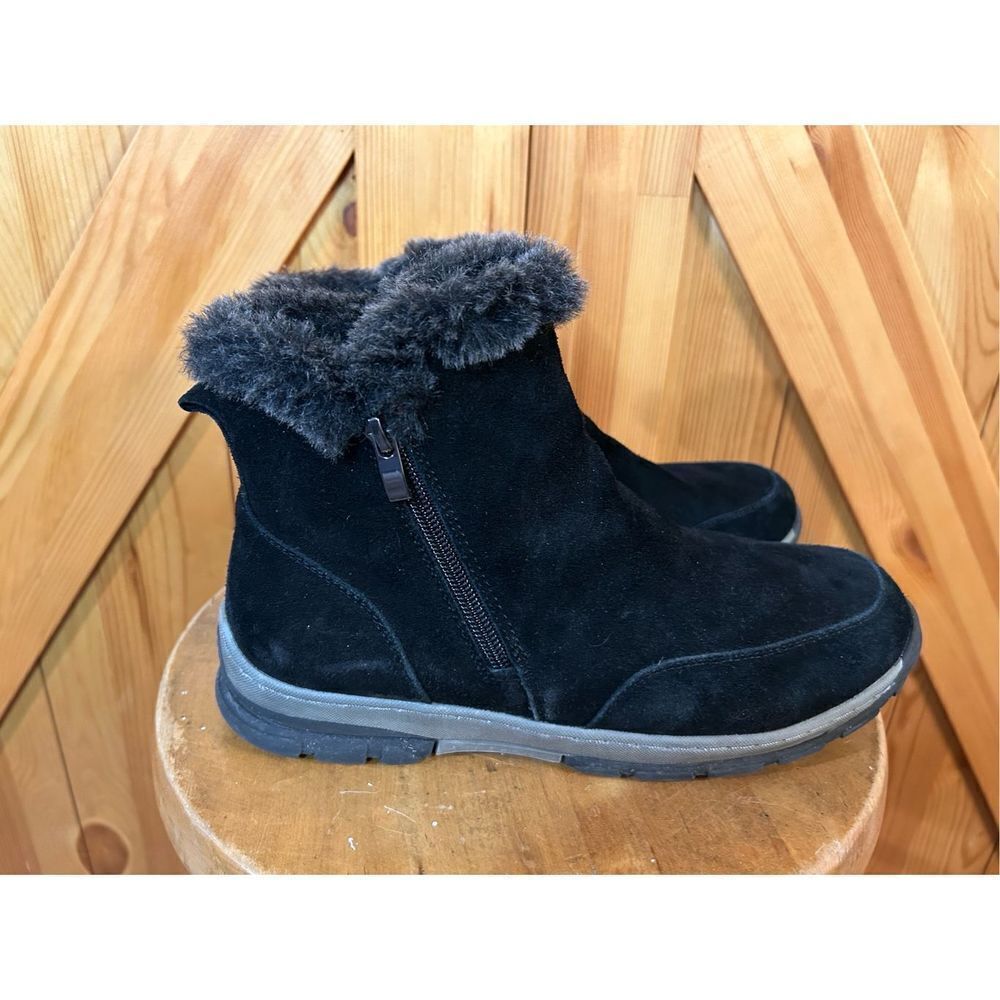 Staheekum Olivia Black Suede  Womens Size 10 Cozy Plush Lining Boots